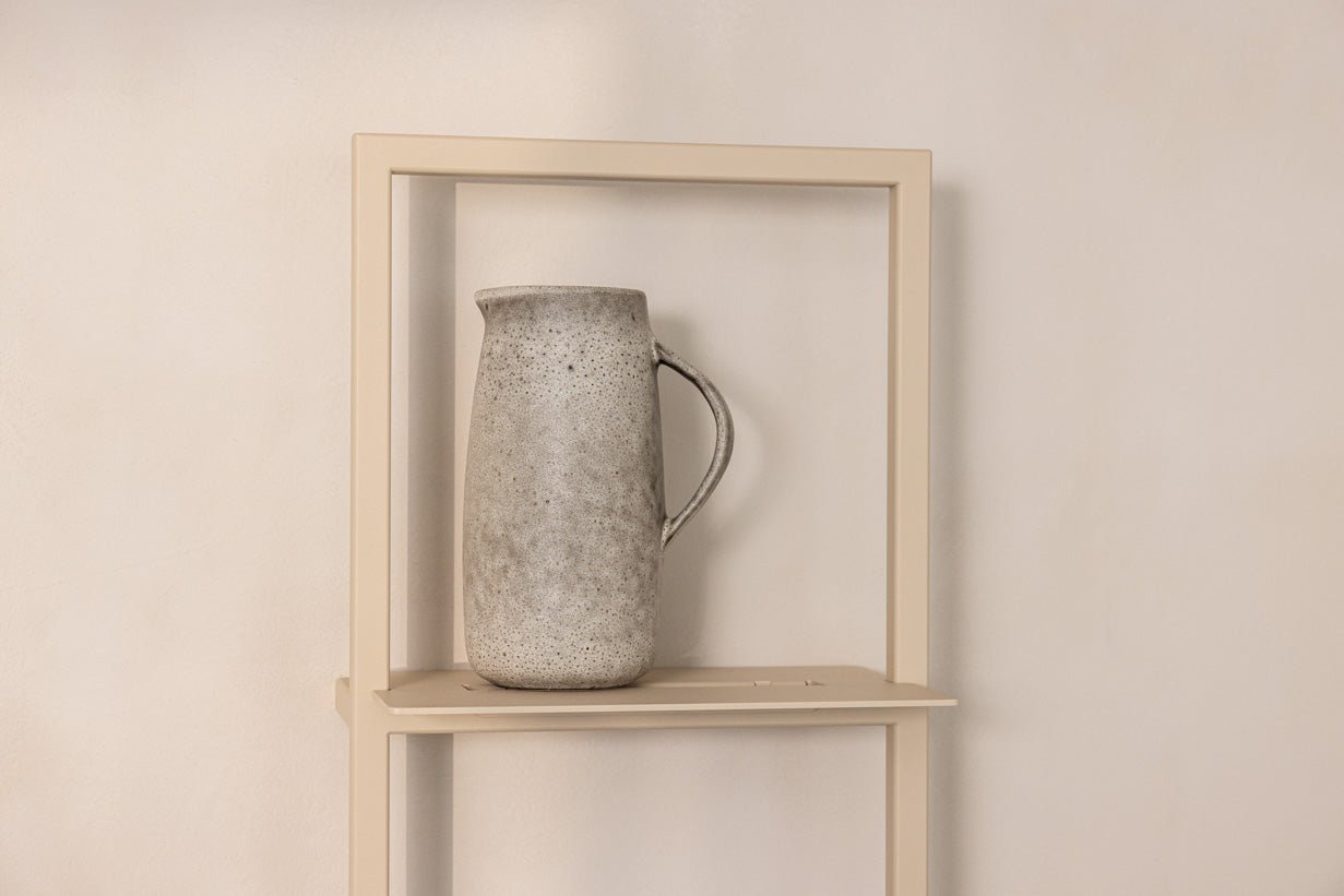 Wall Shelf Rivo S – Compact Metal Shelf with Plug-in System