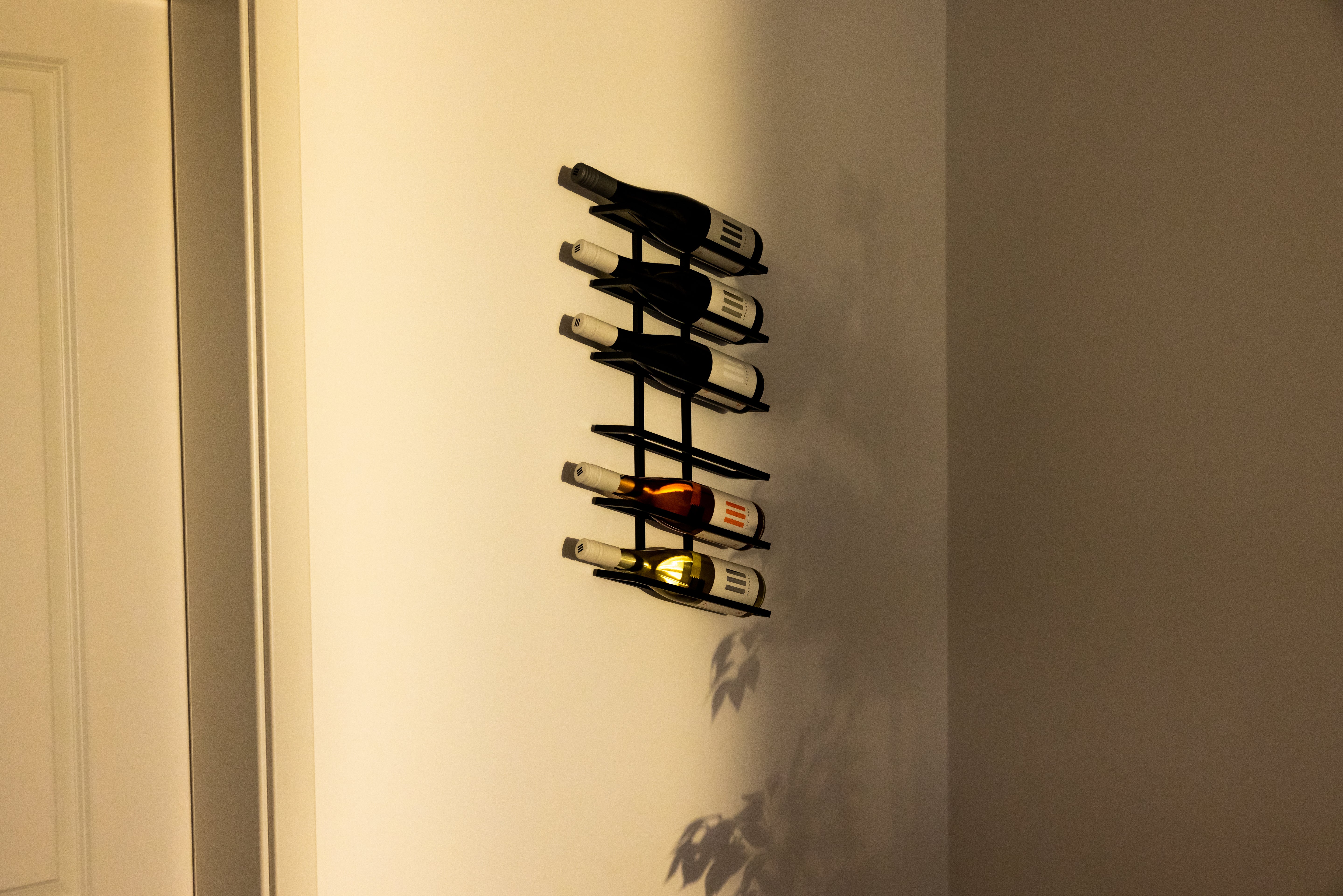 Wine Rack Vinia – Wall Shelf Made of Metal for Stylish Wine Storage