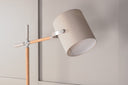 Stehlampe Laura – flexibel schwenkbar mit Leinenschirm