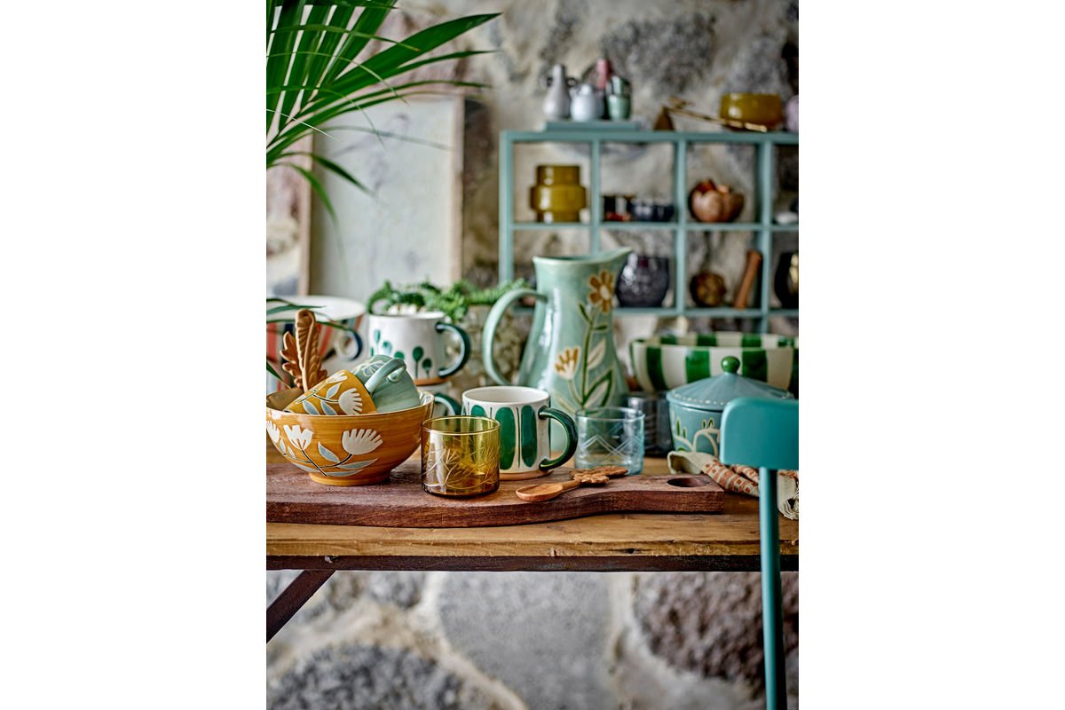 Krug Malou – handdekoriertes Steingut in Grün