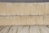 Sofa Talaro mit gerafftem Samtbezug